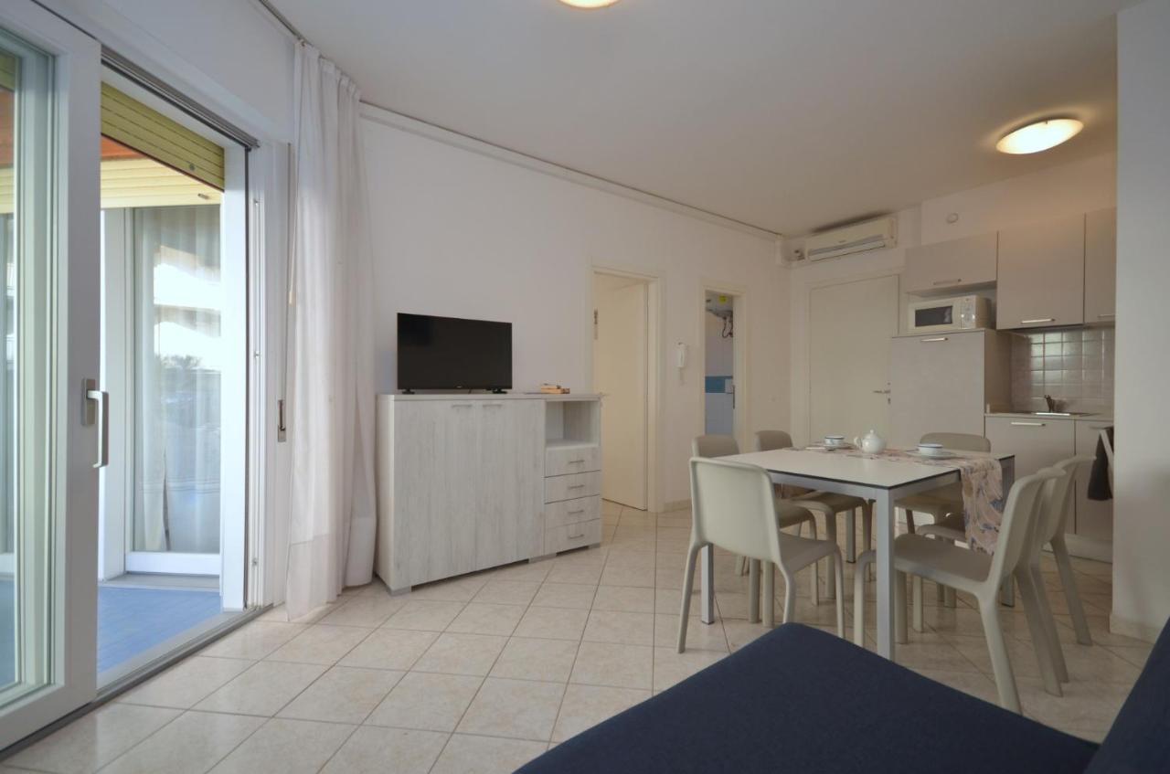 Residenza Marco Polo Apartment Lignano Sabbiadoro Exterior photo
